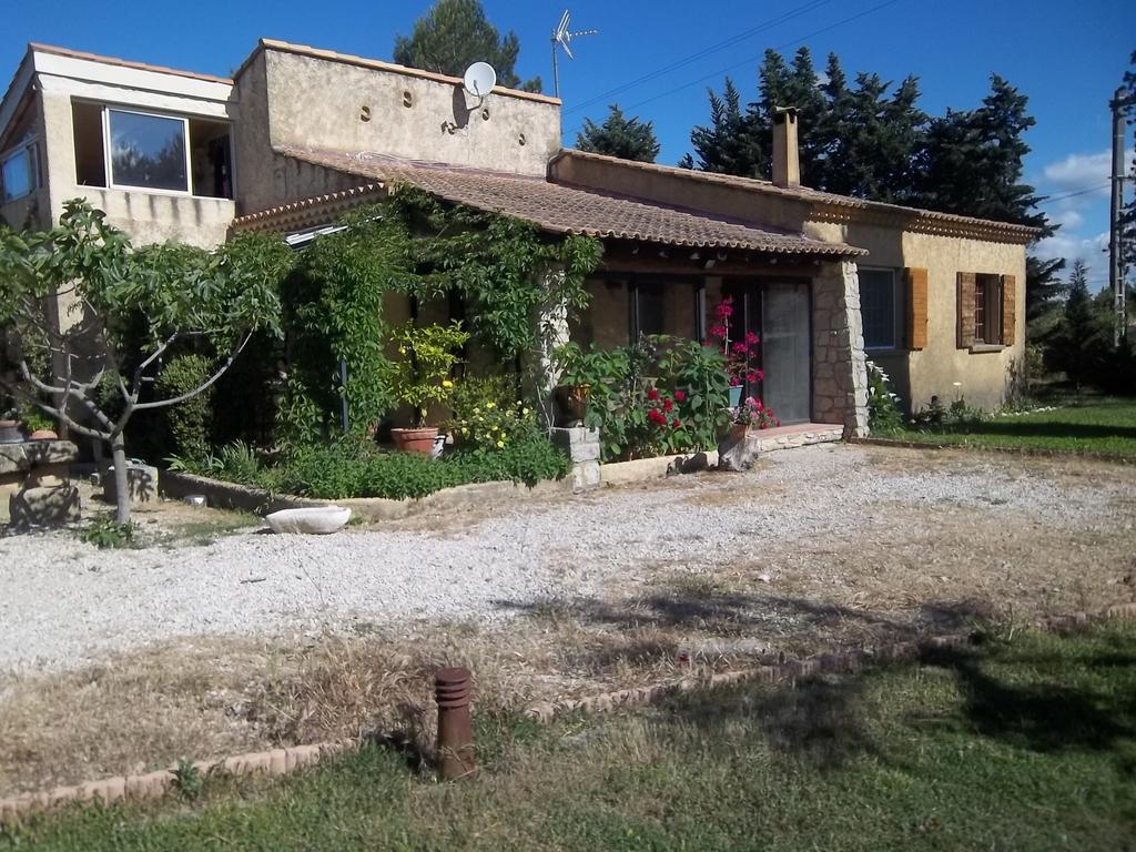 B&B Le Petit Frigouye Rochefort du Gard Bagian luar foto
