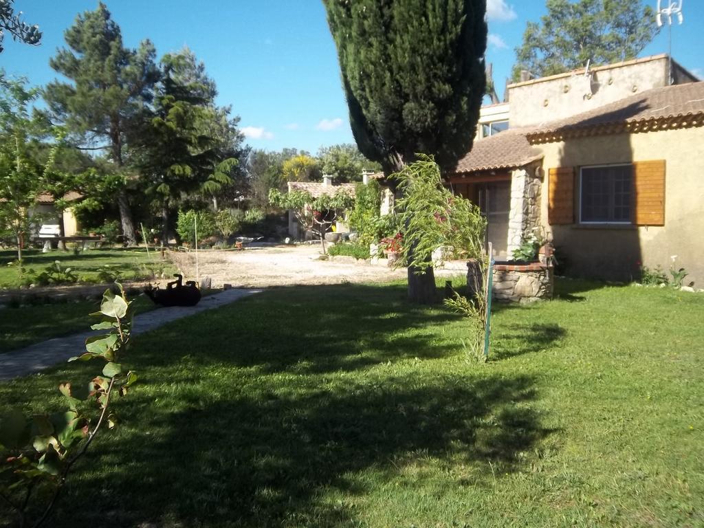 B&B Le Petit Frigouye Rochefort du Gard Bagian luar foto