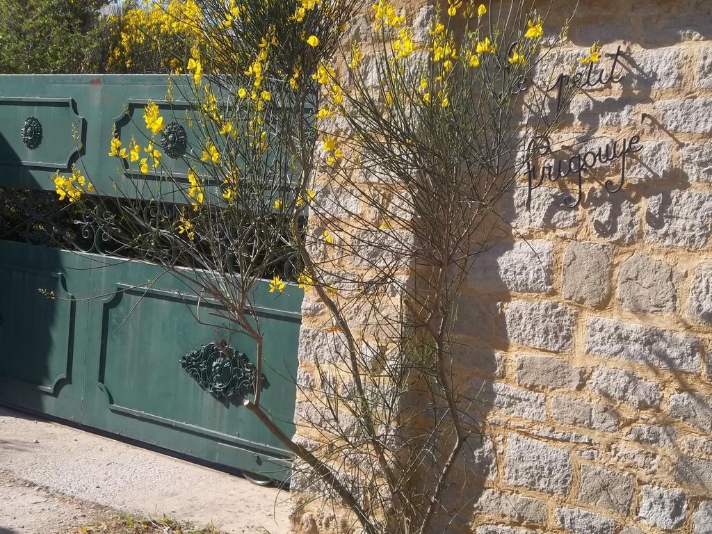 B&B Le Petit Frigouye Rochefort du Gard Bagian luar foto