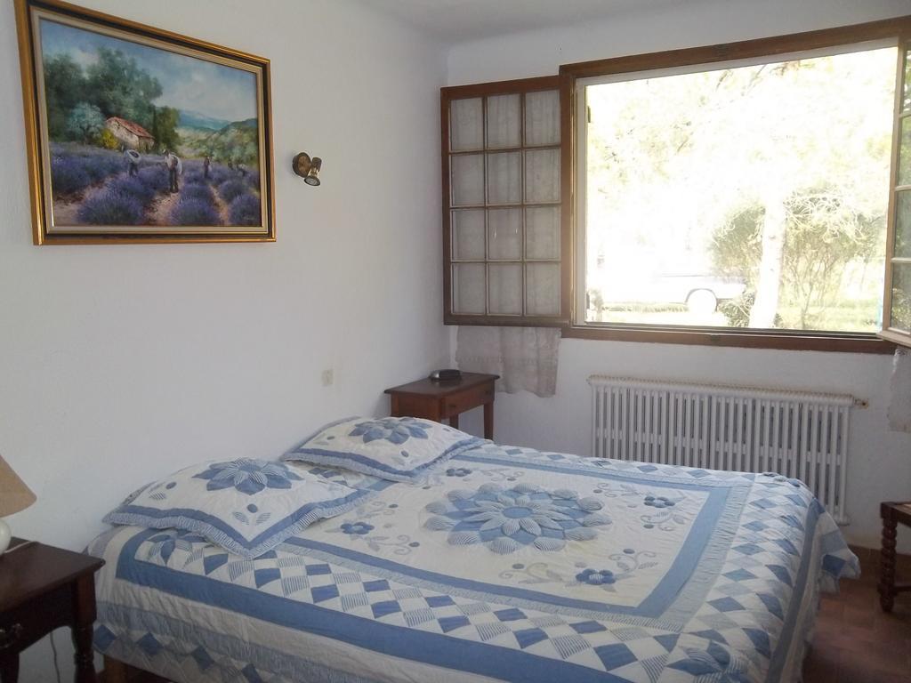 B&B Le Petit Frigouye Rochefort du Gard Ruang foto