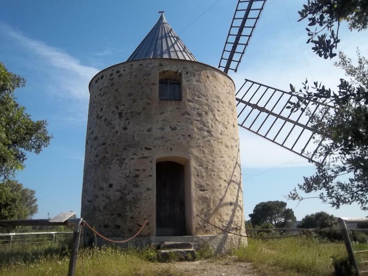 B&B Le Petit Frigouye Rochefort du Gard Bagian luar foto