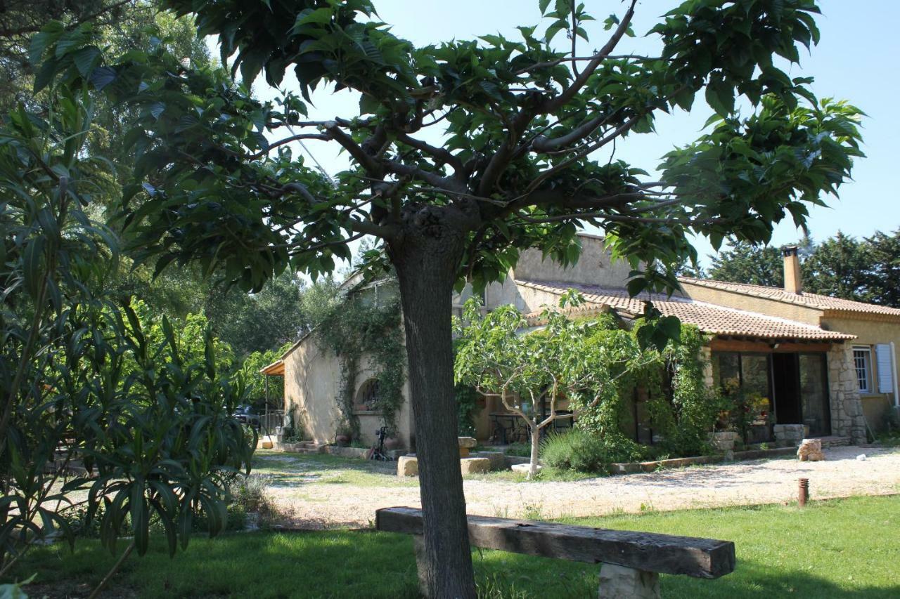 B&B Le Petit Frigouye Rochefort du Gard Bagian luar foto